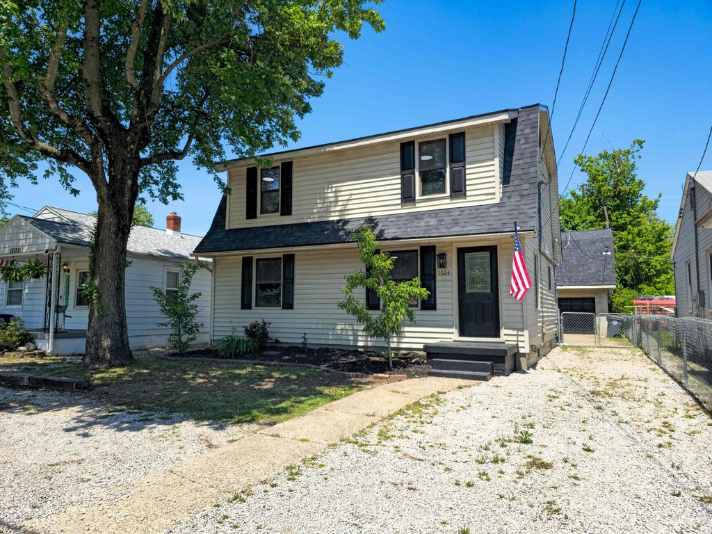 Photo of 1024 Vanderburgh Avenue, Evansville, IN 47711 (MLS # 202617416)