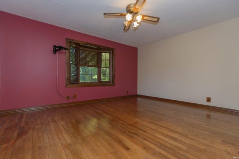 Tiny photo for 15220 Old State Road, Evansville, IN 47725 (MLS # 202643616)