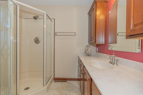 Tiny photo for 15220 Old State Road, Evansville, IN 47725 (MLS # 202643616)