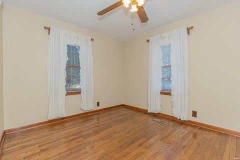Tiny photo for 15220 Old State Road, Evansville, IN 47725 (MLS # 202643616)