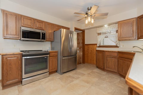Tiny photo for 15220 Old State Road, Evansville, IN 47725 (MLS # 202643616)