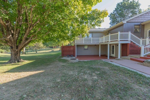 Tiny photo for 15220 Old State Road, Evansville, IN 47725 (MLS # 202643616)