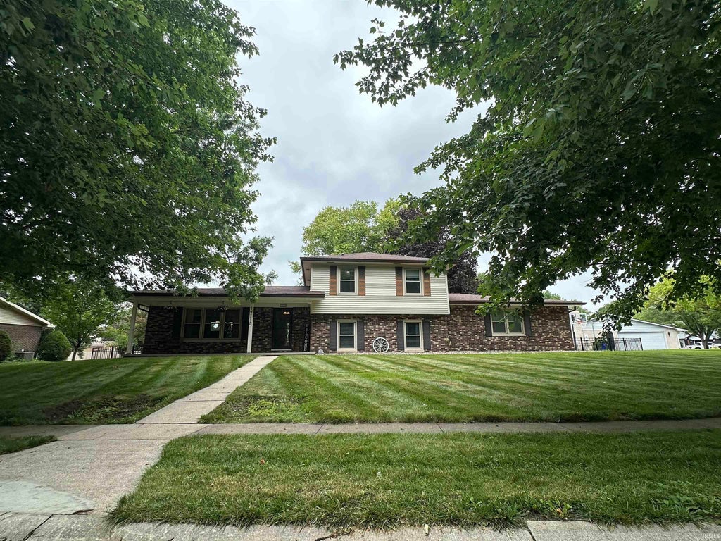 Photo of 1718 Osage Drive, Kokomo, IN 46902 (MLS # 202626647)