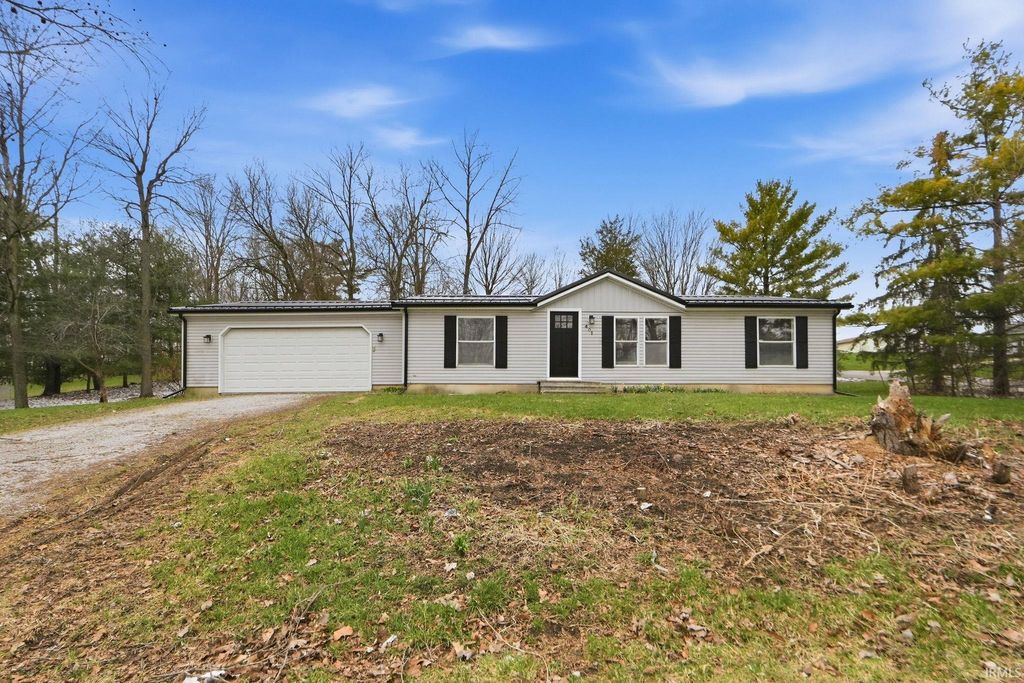 Photo of 401 S 5th Street, Albion, IN 46701 (MLS # 202609215)