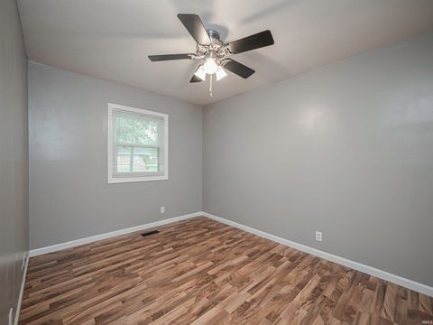 Tiny photo for 922 Forest Glen Drive, Evansville, IN 47712 (MLS # 202536113)
