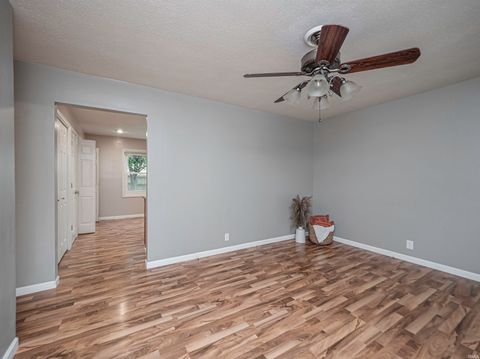 Tiny photo for 922 Forest Glen Drive, Evansville, IN 47712 (MLS # 202536113)