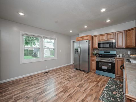 Tiny photo for 922 Forest Glen Drive, Evansville, IN 47712 (MLS # 202536113)