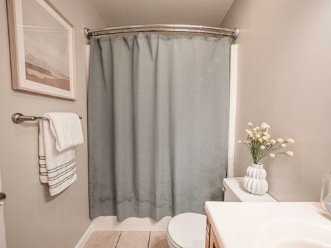 Tiny photo for 922 Forest Glen Drive, Evansville, IN 47712 (MLS # 202536113)