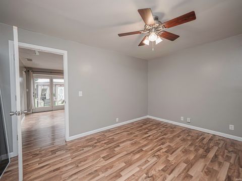 Tiny photo for 922 Forest Glen Drive, Evansville, IN 47712 (MLS # 202536113)