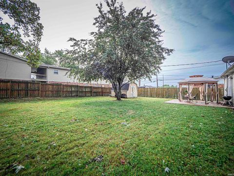 Tiny photo for 922 Forest Glen Drive, Evansville, IN 47712 (MLS # 202536113)