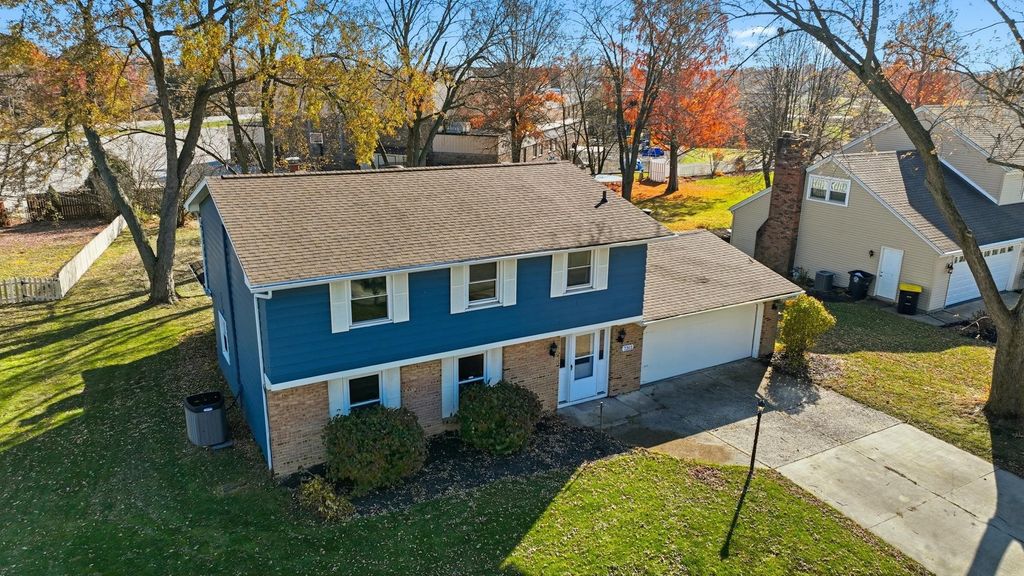 Photo of 7312 Antebellum Boulevard, Fort Wayne, IN 46815 (MLS # 202546242)