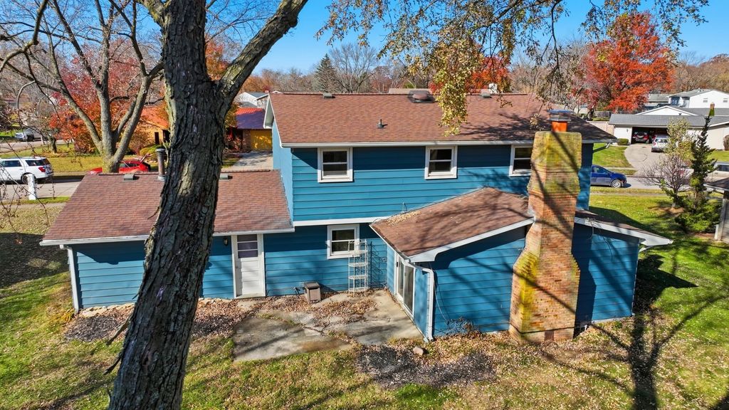 Photo of 7312 Antebellum Boulevard, Fort Wayne, IN 46815 (MLS # 202546242)