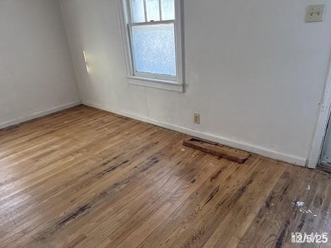 Tiny photo for 2405 E 3rd Street, Anderson, IN 46012 (MLS # 202548611)