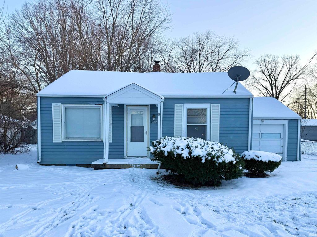 Photo of 2405 E 3Rd Street, Anderson, IN 46012 (MLS # 202548611)