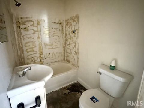 Tiny photo for 2405 E 3rd Street, Anderson, IN 46012 (MLS # 202548611)