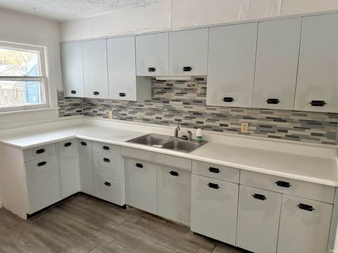 Tiny photo for 2405 E 3rd Street, Anderson, IN 46012 (MLS # 202548611)