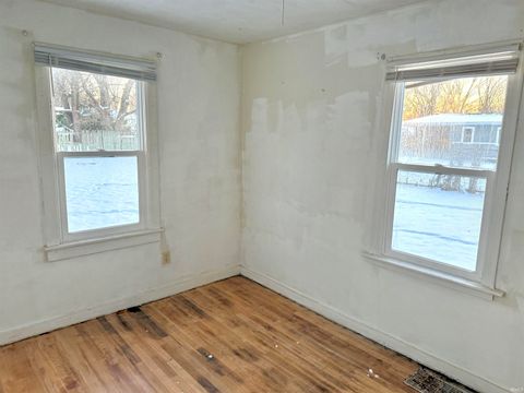 Tiny photo for 2405 E 3rd Street, Anderson, IN 46012 (MLS # 202548611)