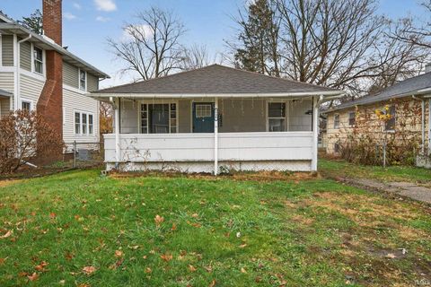 Photo of 1738 N Brookfield Street, South Bend, IN 46628 (MLS # 202547410)