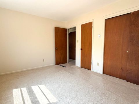 Tiny photo for 721 W Oakdale Drive, Fort Wayne, IN 46807 (MLS # 202612067)