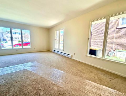 Tiny photo for 721 W Oakdale Drive, Fort Wayne, IN 46807 (MLS # 202612067)