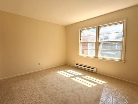 Tiny photo for 721 W Oakdale Drive, Fort Wayne, IN 46807 (MLS # 202612067)