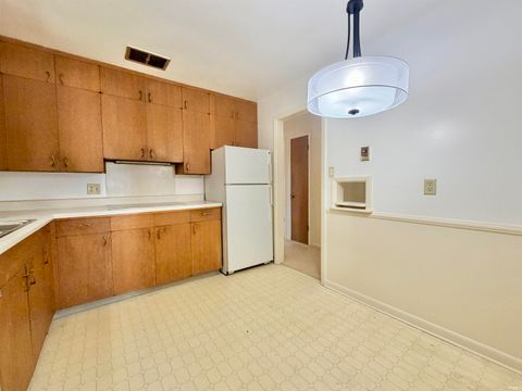 Tiny photo for 721 W Oakdale Drive, Fort Wayne, IN 46807 (MLS # 202612067)