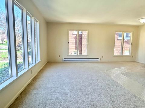 Tiny photo for 721 W Oakdale Drive, Fort Wayne, IN 46807 (MLS # 202612067)