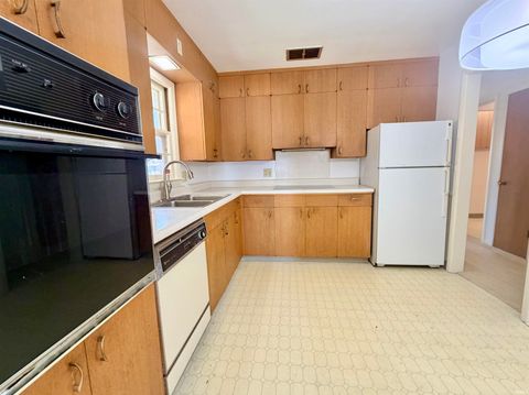 Tiny photo for 721 W Oakdale Drive, Fort Wayne, IN 46807 (MLS # 202612067)