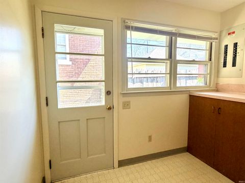 Tiny photo for 721 W Oakdale Drive, Fort Wayne, IN 46807 (MLS # 202612067)