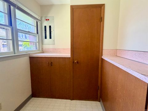 Tiny photo for 721 W Oakdale Drive, Fort Wayne, IN 46807 (MLS # 202612067)