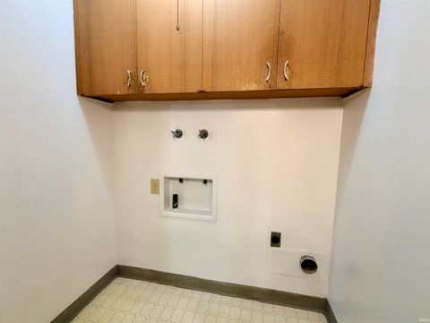 Tiny photo for 721 W Oakdale Drive, Fort Wayne, IN 46807 (MLS # 202612067)