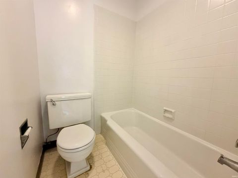 Tiny photo for 721 W Oakdale Drive, Fort Wayne, IN 46807 (MLS # 202612067)