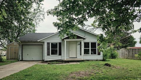 Photo of 3813 Harper Drive, Lafayette, IN 47904 (MLS # 202620990)