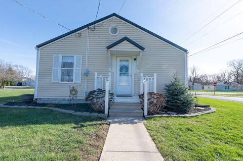 Photo of 1524 W 9th Street, Marion, IN 46953 (MLS # 202608454)