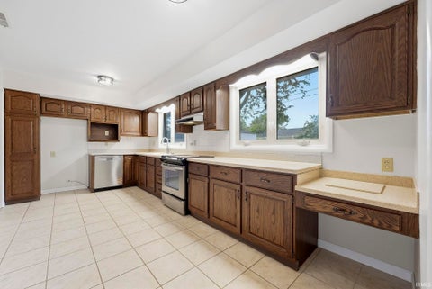 Tiny photo for 2304 W Cambridge Drive, Muncie, IN 47304 (MLS # 202638862)