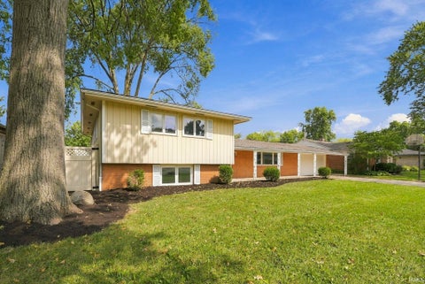 Tiny photo for 2304 W Cambridge Drive, Muncie, IN 47304 (MLS # 202638862)