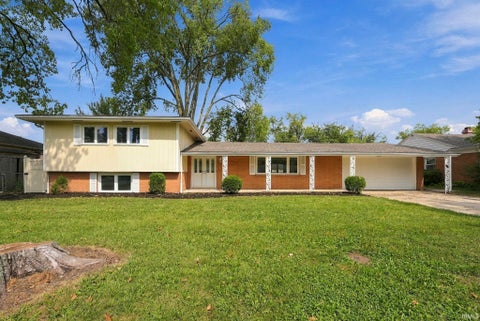 Photo of 2304 W Cambridge Drive, Muncie, IN 47304 (MLS # 202638862)
