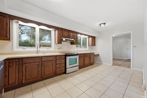 Tiny photo for 2304 W Cambridge Drive, Muncie, IN 47304 (MLS # 202638862)