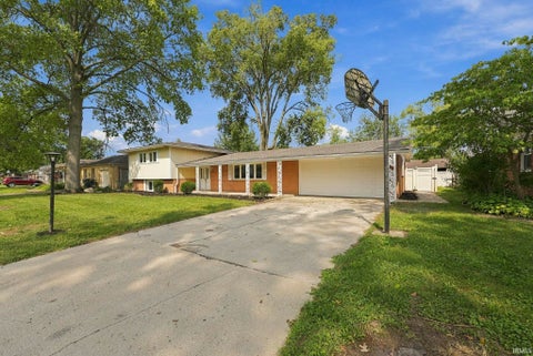 Tiny photo for 2304 W Cambridge Drive, Muncie, IN 47304 (MLS # 202638862)
