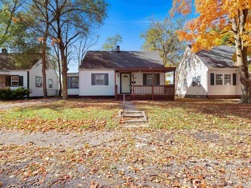 Photo of 4408 Avondale Drive, Fort Wayne, IN 46806 (MLS # 202542785)
