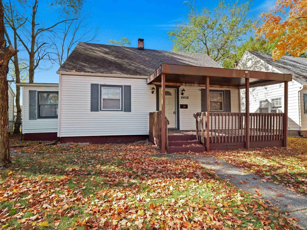 Photo of 4408 Avondale Drive, Fort Wayne, IN 46806 (MLS # 202542785)