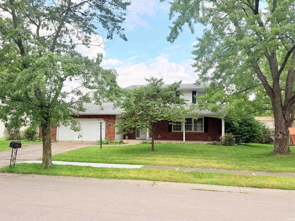 Photo of 6811 Embers Court, Fort Wayne, IN 46815 (MLS # 202643106)
