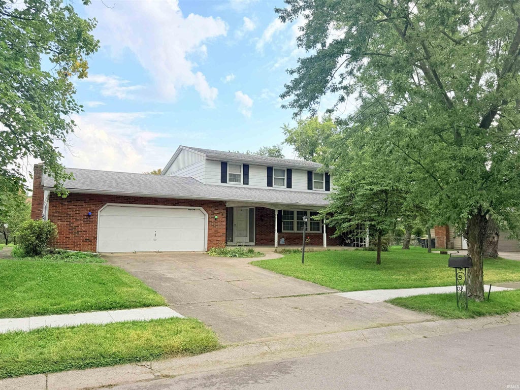 Photo of 6811 Embers Court, Fort Wayne, IN 46815 (MLS # 202643106)