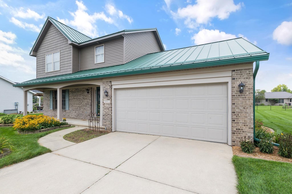 Photo of 18865 Fillmore Drive, Goshen, IN 46528 (MLS # 202633174)
