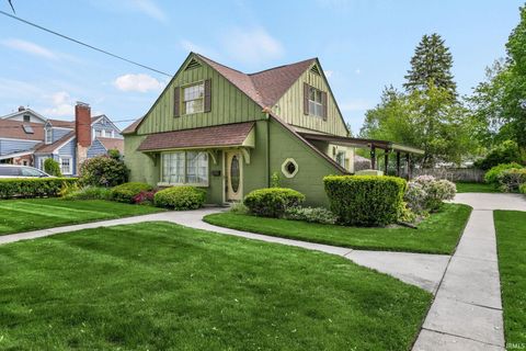 Photo of 156 St. Clair Avenue, Elkhart, IN 46516 (MLS # 202617976)