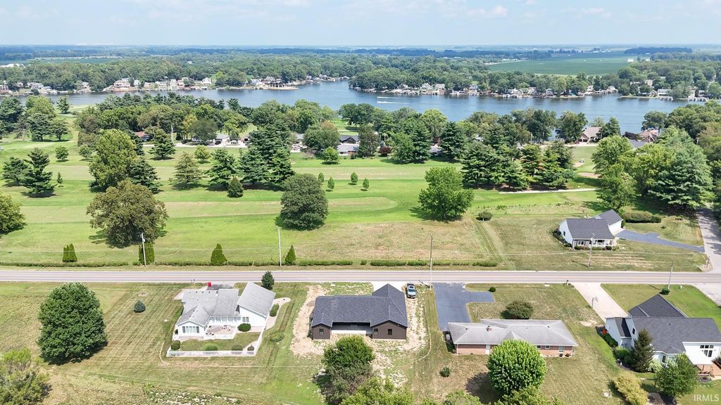 Photo of 3149 N West Shafer Drive, Monticello, IN 47960 (MLS # 202602736)