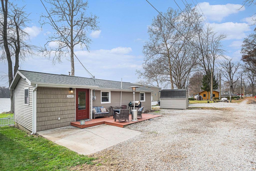 Photo of 5445 W Warren Street, Silver Lake, IN 46982 (MLS # 202547311)