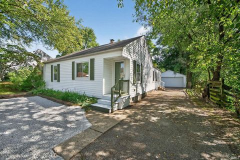 Photo of 54150 N Ironwood Road, South Bend, IN 46635 (MLS # 202540078) Photo of 54150 N Ironwood Road, South Bend, IN 46635 (MLS # 202540078)