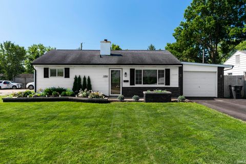 Photo of 1701 Teal Road, Lafayette, IN 47909 (MLS # 202628469)