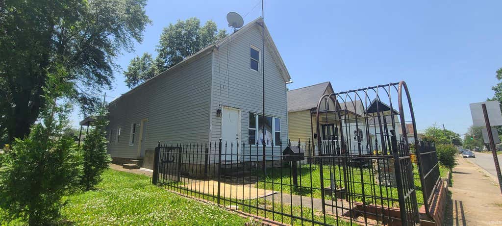 Photo of 419 E Virginia Street, Evansville, IN 47711 (MLS # 202622317)